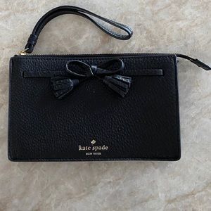 ***🅝🅦🅣*** black Kate spade wristlet